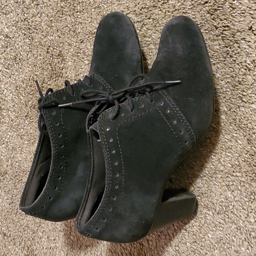 Clark's black booties size 7